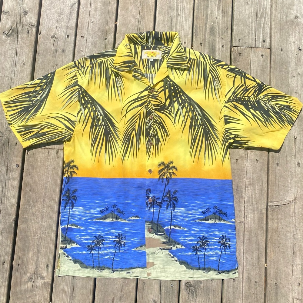 Maui Maui Mens Short Sleeve Button Up Hawaiian Shirt Island Ocean Design Yellow